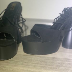 True To Size
 Size: 9
Heel Height 5" & Platform 3'5